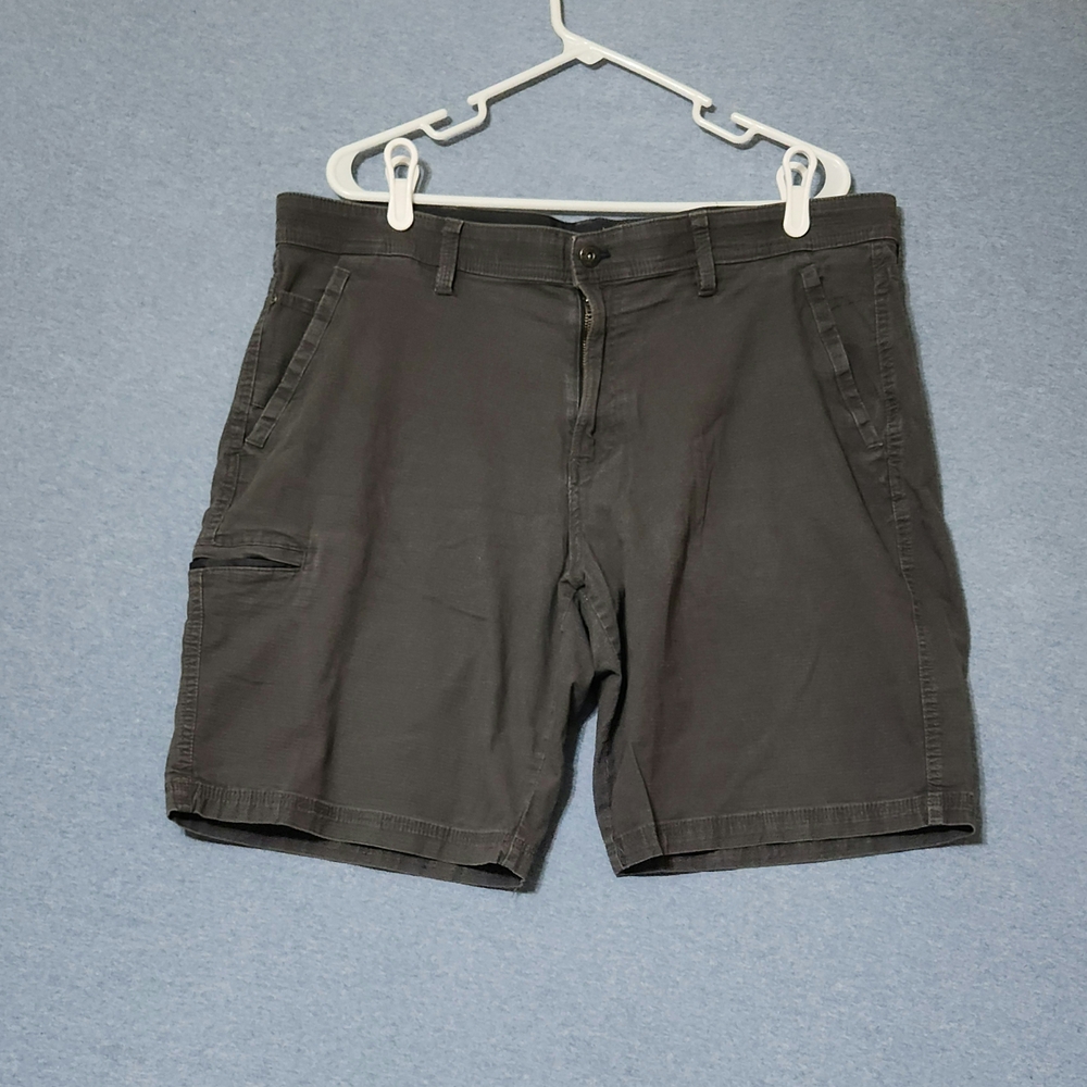 Weatherproof Gray Cargo Shorts with Sturdy Cotton Blend. 38W